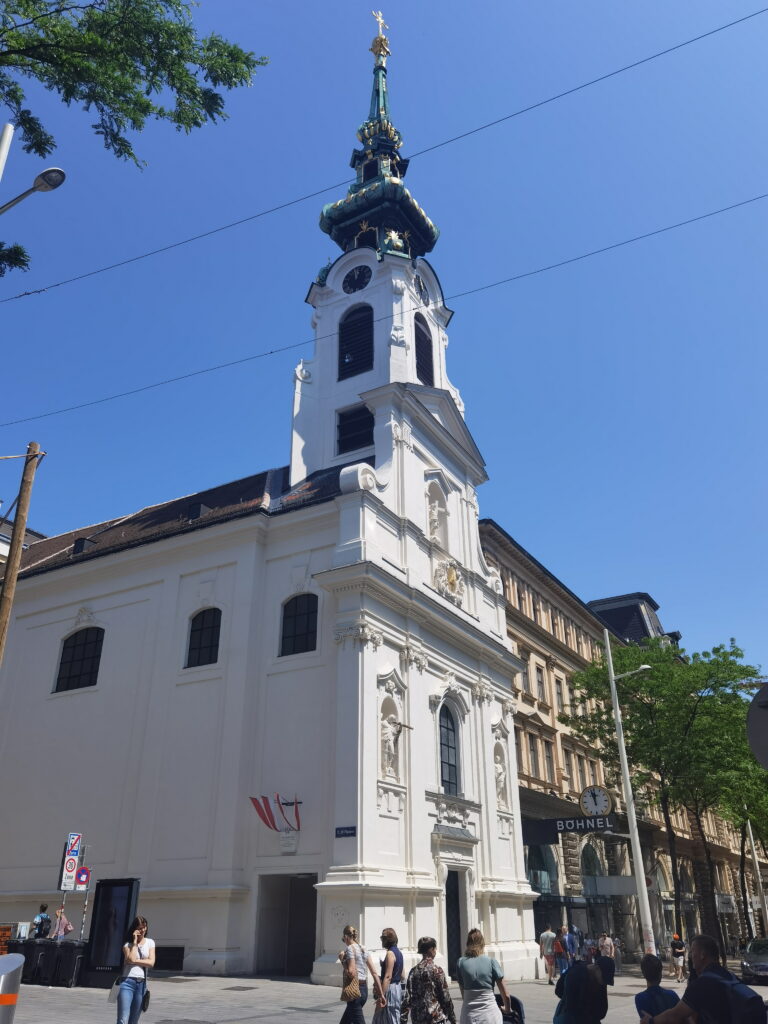 Die Stiftskirche in der Mariahilfer Straße Wien